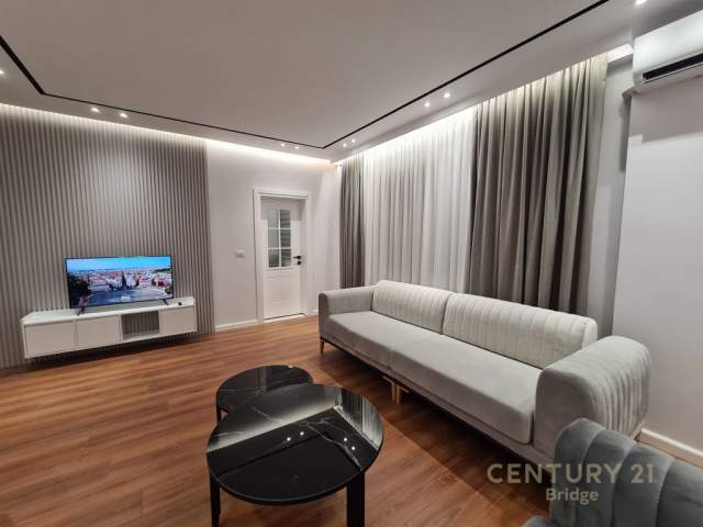 Tirane, jepet me qera apartament 1+1+BLK Kati 8, 80 m² 470 Euro (ASTIR)