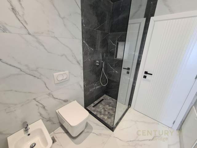 Tirane, jepet me qera apartament 1+1+BLK Kati 8, 80 m² 470 Euro (ASTIR)