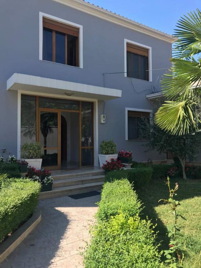 Elbasan, shitet Vile 280 m² 500.000 Euro