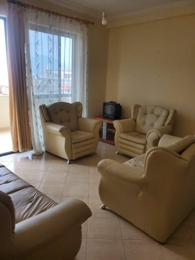 Tirane, jepet me qera apartament 3+1+BLK Kati 2, 120 m² 400 Euro (kodra e diellit , prane rezidences)