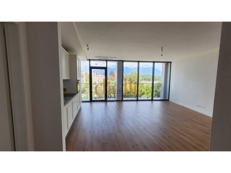 Tirane, jepet me qera per Zyre ose Banim,  Kati 2, 131 m²  (Lake View Residence)