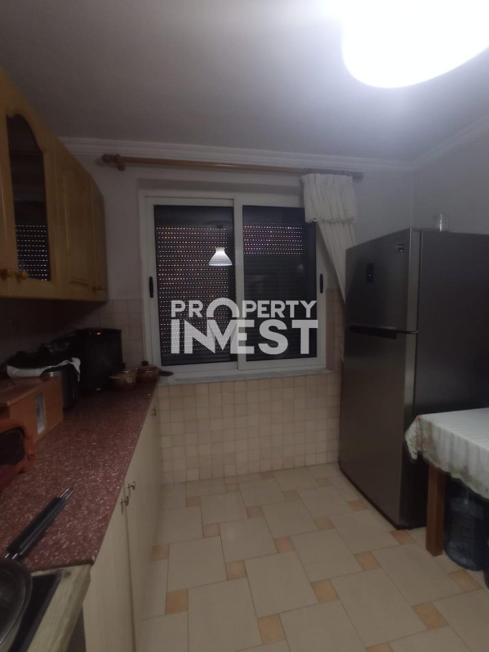 Tirane, shitet apartament 3+1+Ballkon Kati 2, 89 m² 260.000 € (ish blloku)