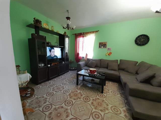 Tirane, shitet shtepi Kati 1, 127 m² 300.000 Euro