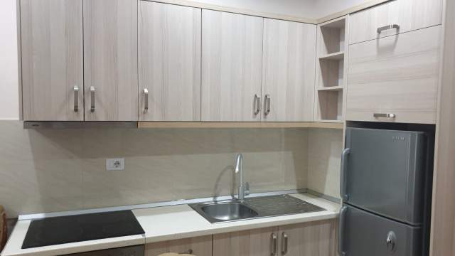 Tirane, jap me qera apartament 2+1+BLK Kati 6, 81 m² 300 Euro (rruga thoma goxhaj)