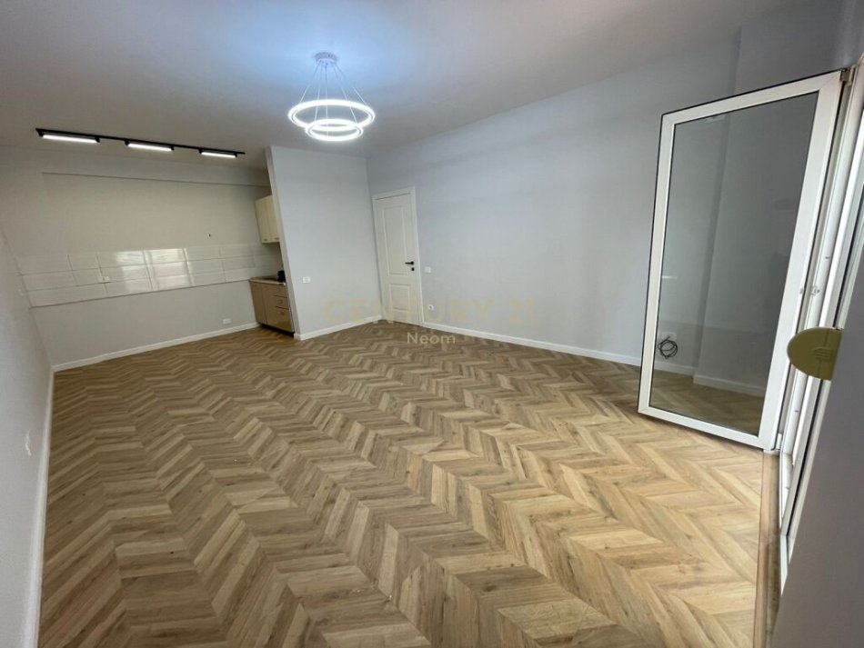 Tirane, shitet apartament 1+1+Ballkon Kati 4, 72 m² 120.000 € (Kodra e Diellit)