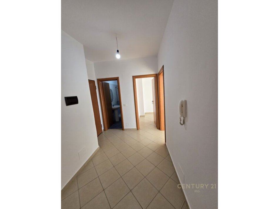 Tirane, shitet apartament 3+1+Ballkon Kati 4, 115 m² 129.000 € (ne Fresk)