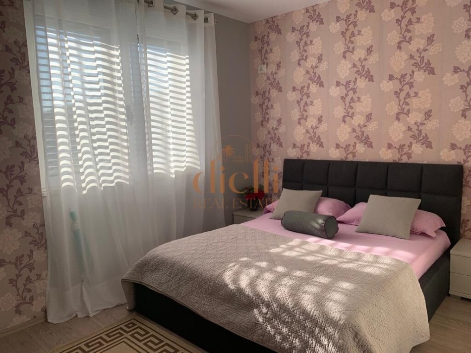 Tirane, shitet apartament 2+1+Aneks+Ballkon Kati 3, 95 m² € (Liqeni i Thate)