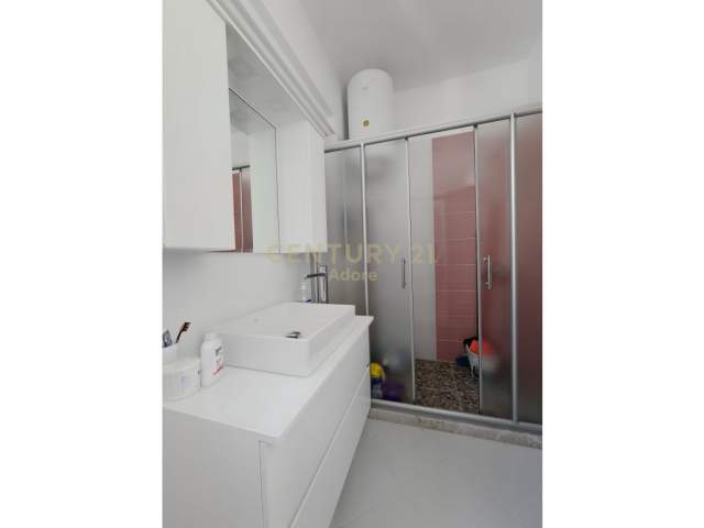 Tirane, jap me qera apartament 2+1+BLK Kati 5, 100 m² 650 Euro (LIQENI I THATE)