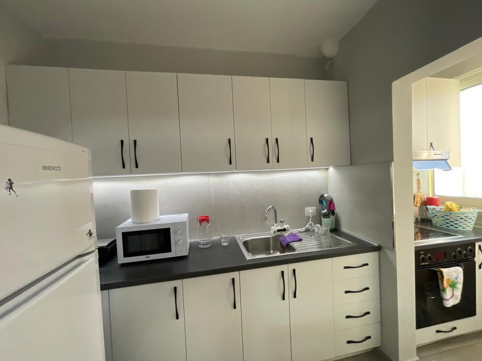 Tirane, shitet apartament 2+1 Kati 5, 71 m² 107.000 € (Porcelan)
