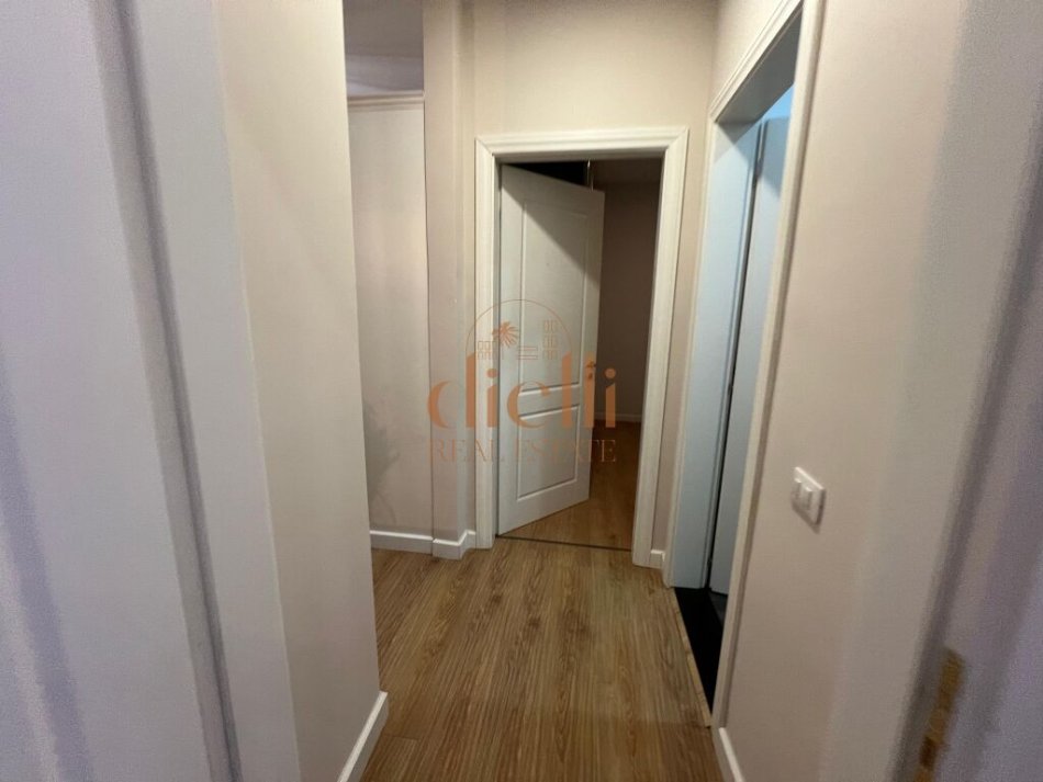 Tirane, shitet apartament 2+1+Ballkon , 90 m² (Liqeni i Thate, Prane Hotel Radison)