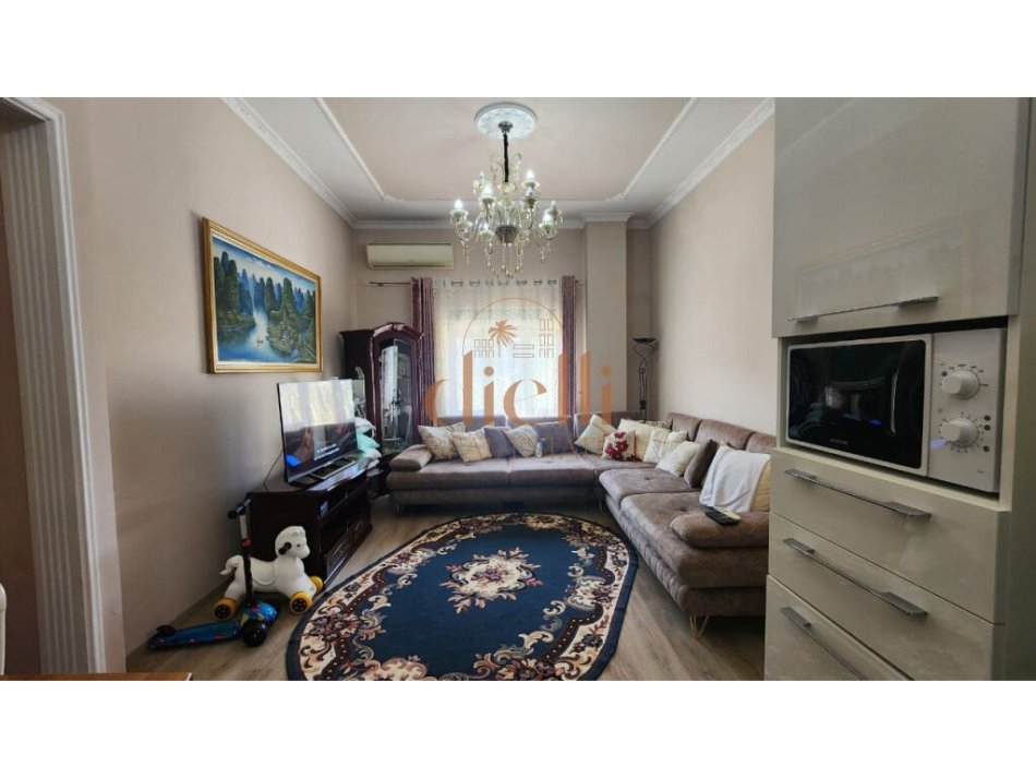 Tirane, shitet apartament 2+1+Ballkon , 107 m² 185.500 € (Prane Kopshtit zoologjik)
