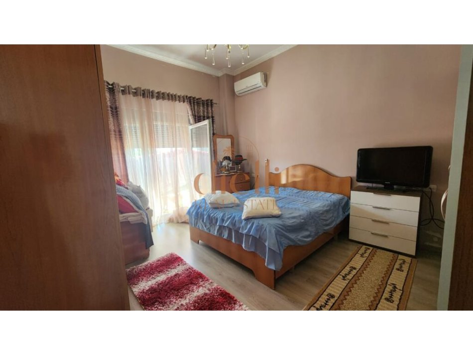 Tirane, shitet apartament 2+1+Ballkon , 107 m² 185.500 € (Prane Kopshtit zoologjik)