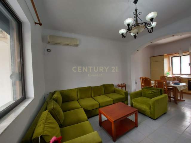 Tirane, jepet me qera apartament 3+1+A+BLK Kati 1, 150 m² 350 Euro (Laprake)