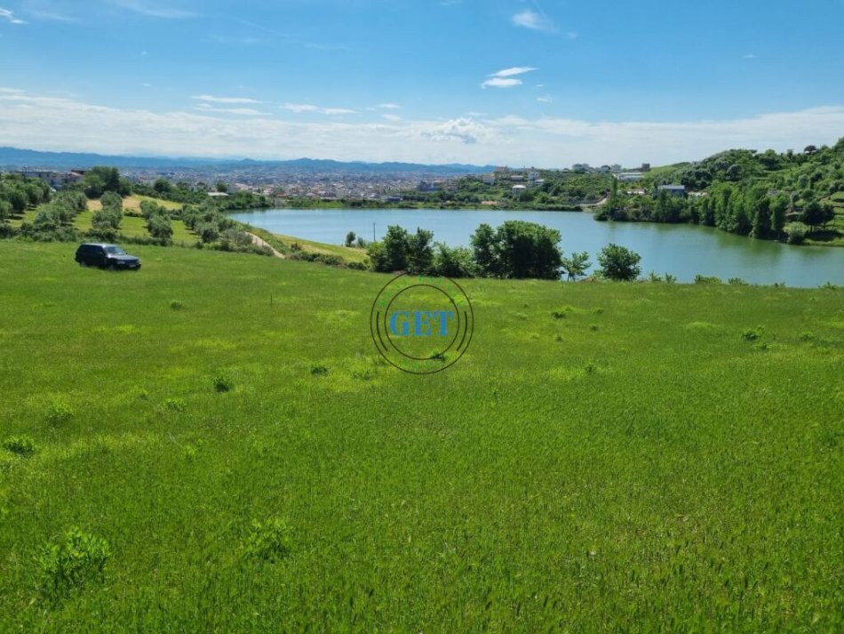 Durres, shitet toke , 5.800 m² 290.000 € (Spitall)