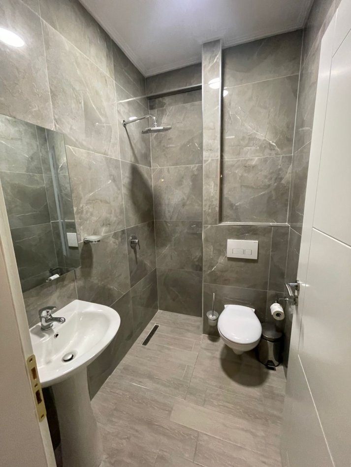 Tirane, jepet me qera apartament 2+1 Kati 3, 90 m² 400 € (Fresk)