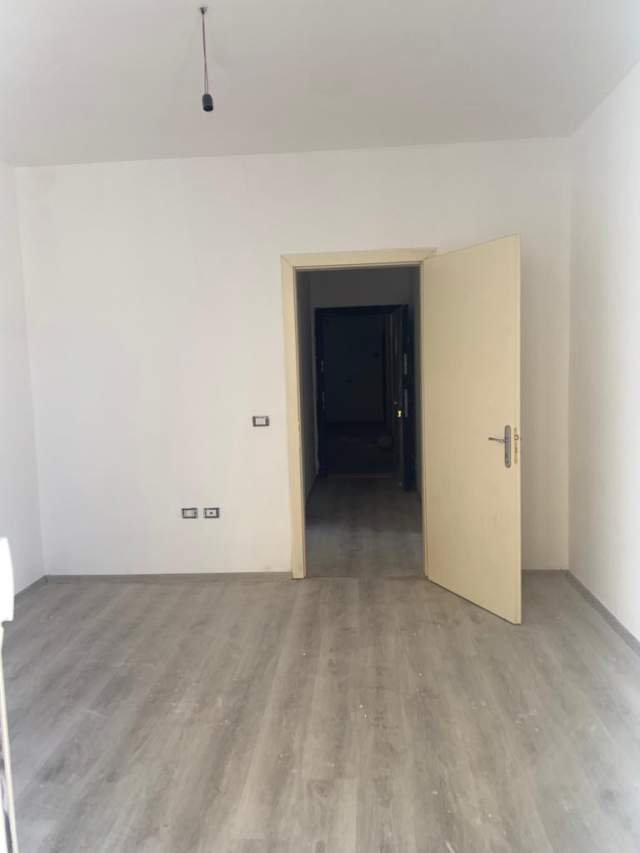 Tirane, shitet apartament 1+1+BLK Kati 4, 120 m² 85.000 Euro (Fusha e Aviacionit)