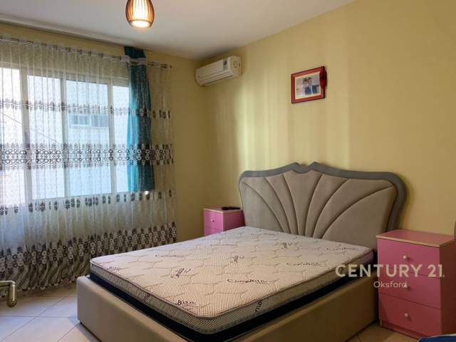Tirane, shes apartament 1+1+BLK Kati 1, 130.000 Euro (kopshti Zoologjik)