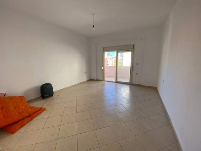 Vlore, shitet apartament 1+1+BLK Kati 5, 85 m² 60.000 Euro (Albano-Romina)