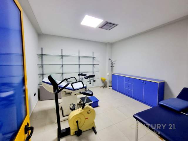 Tirane, shitet ambjent biznesi Kati 2, 650 m² 970.000 Euro (dritan hoxha)