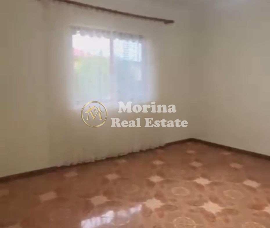 Tirane, jepet me qera shtepi 2+1 Kati 1, 150 m² 350 € (Myslym Keta)