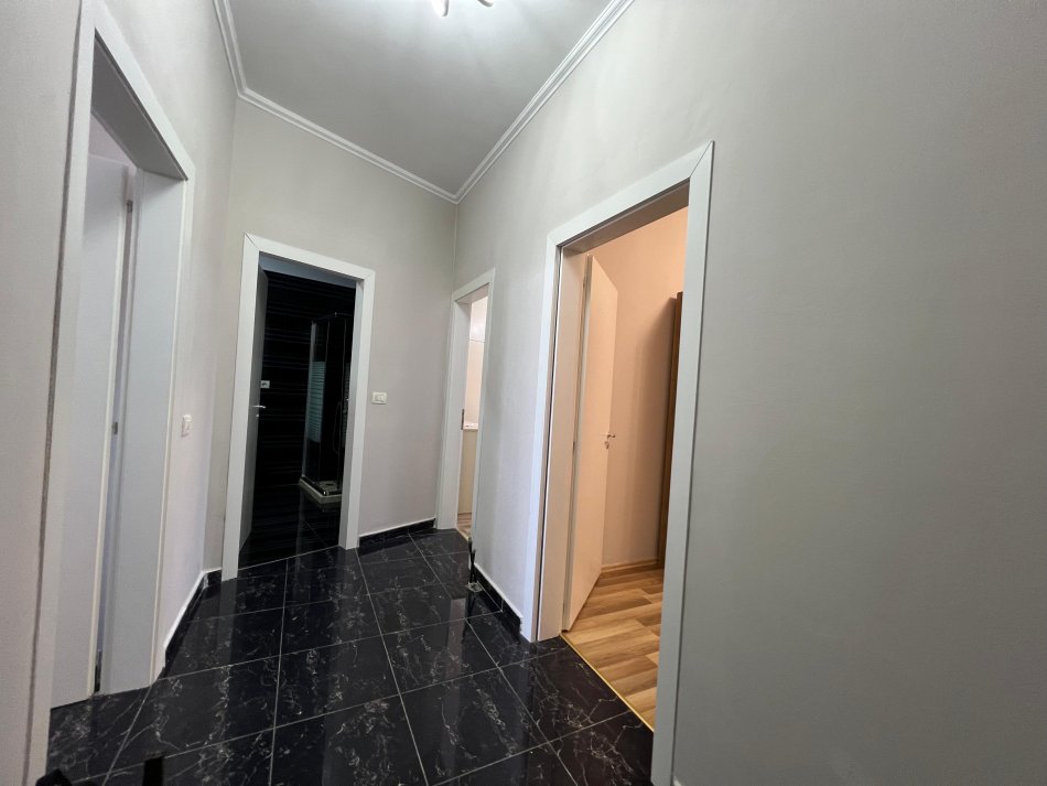 Tirane, jepet me qera apartament 1+1+Ballkon Kati 5, ME ASHENSOR , 350 € (Rr.Sotir Caci, Fresk)