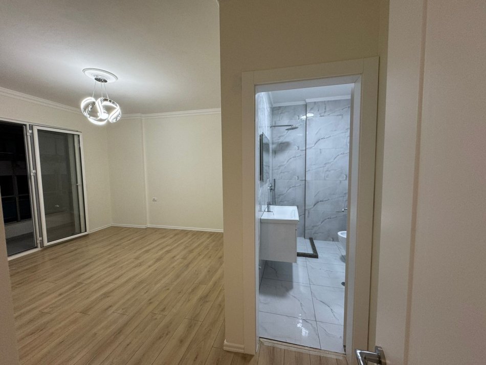 Tirane, shitet apartament 3+1+2, Kati 3, 145 m² 220,000 € prane Kopshtit Zoologjik
