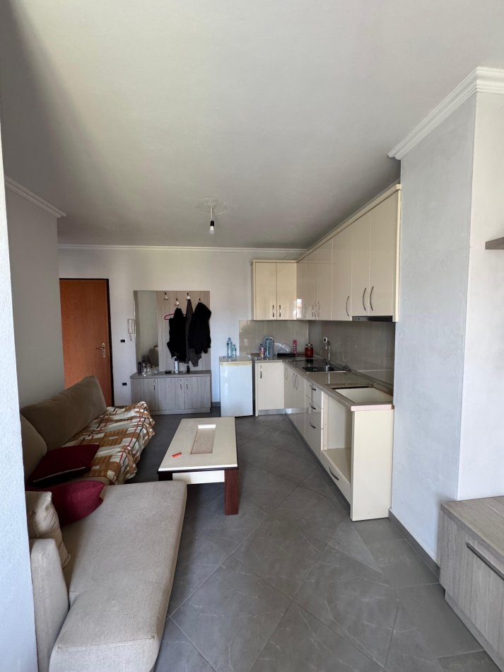 Tirane, shitet apartament 1+1+Ballkon Kati 2, 80.000 € (Vila L 2)