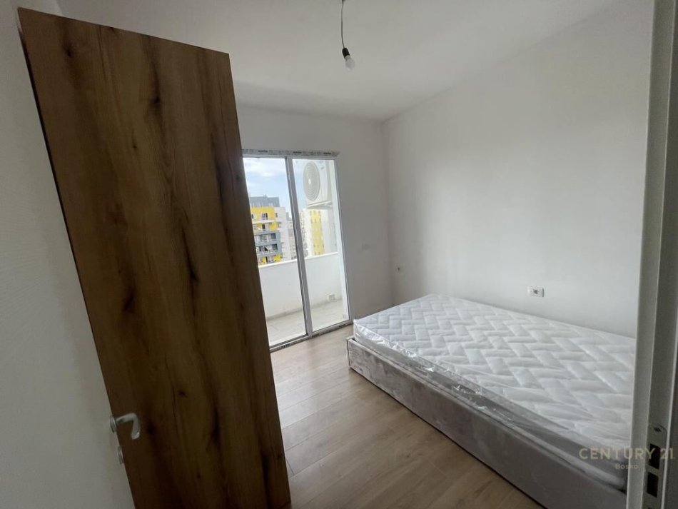 Tirane, shitet apartament 3+1+Ballkon Kati 9, 104 m² 166.000 € (ish Fusha e Aviacionit)