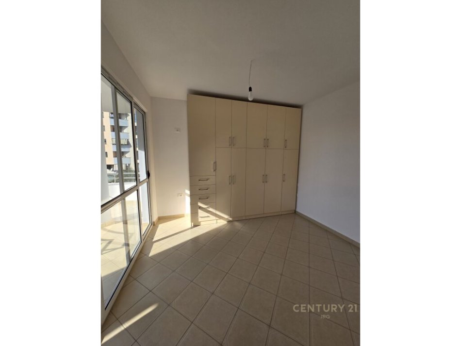 Tirane, shitet apartament 3+1+Ballkon Kati 4, 115 m² 129.000 € (ne Fresk)