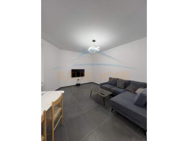 Tirane, jepet me qera apartament 1+1 Kati 7, 70 m² 400 Euro (Teodor Keko)