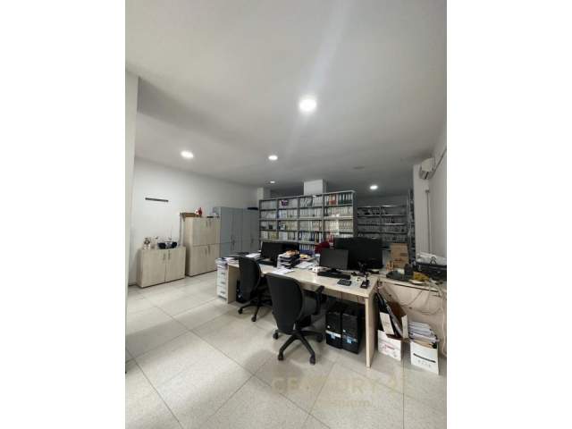 Tirane, jepet me qera zyre Kati 0, 75 m² 550 Euro (Kopshti Zoologjik)