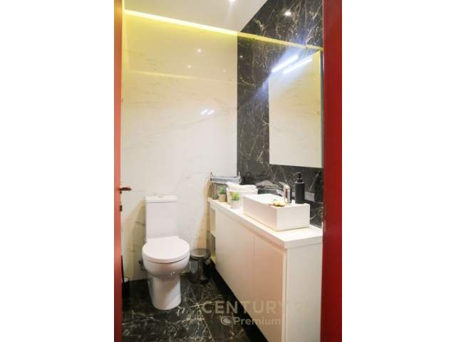 Tirane, jepet me qera zyre Kati 1, 35 m²  (Stadiumi Dinamo)