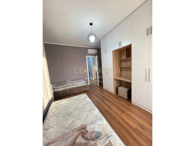 Tirane, jepet me qera apartament 2+1+A Kati 7, 107 m² 500 Euro (ASTIR)