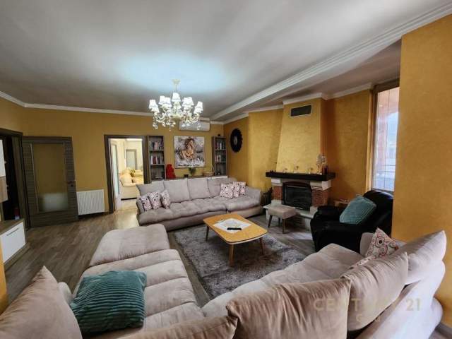 Tirane, shitet Penthouse 4+1+BLK Kati 5, 430 m² 350.000 Euro (fresku)