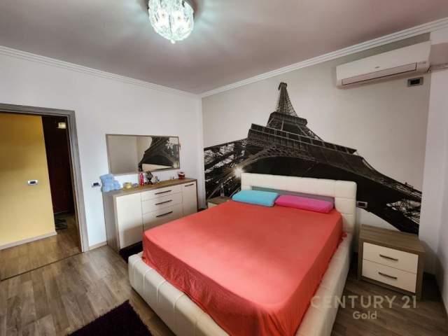 Tirane, shitet Penthouse 4+1+BLK Kati 5, 430 m² 350.000 Euro (fresku)
