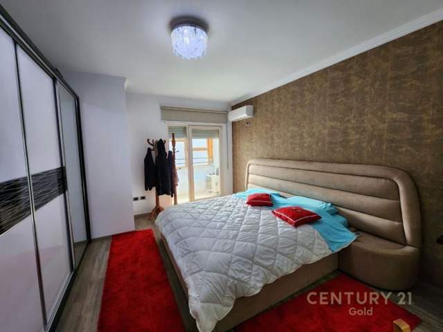 Tirane, shitet Penthouse 4+1+BLK Kati 5, 430 m² 350.000 Euro (fresku)