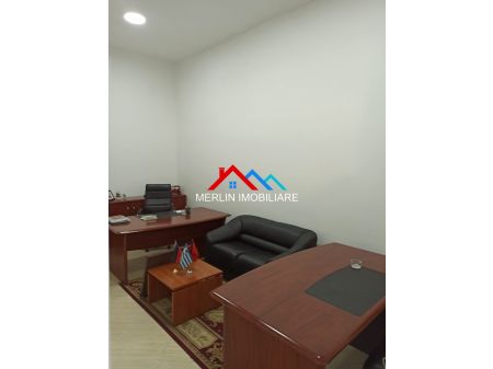 Tirane, shitet ambjent biznesi Kati 0, 80 m² 175.000 Euro (Komuna e Parisit)