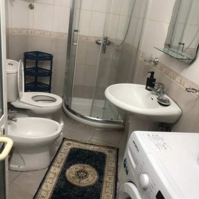 Tirane, jepet me qera apartament 1+1+BLK Kati 3, 55 m² 500 Euro (Sheshi Wilson)