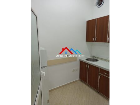 Tirane, shitet ambjent biznesi Kati 0, 80 m² 175.000 Euro (Komuna e Parisit)