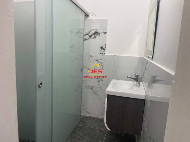 Vlore, jepet me qera ambjent biznesi Kati -1, 146 m² 500 Euro (Rruga Çamëria, Vlorë)
