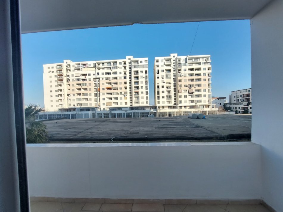 !DHENE! Durres, jepet me qera apartament 3+1+Aneks+Ballkon Kati 4, 127 m² 250 € (Ish Urt)