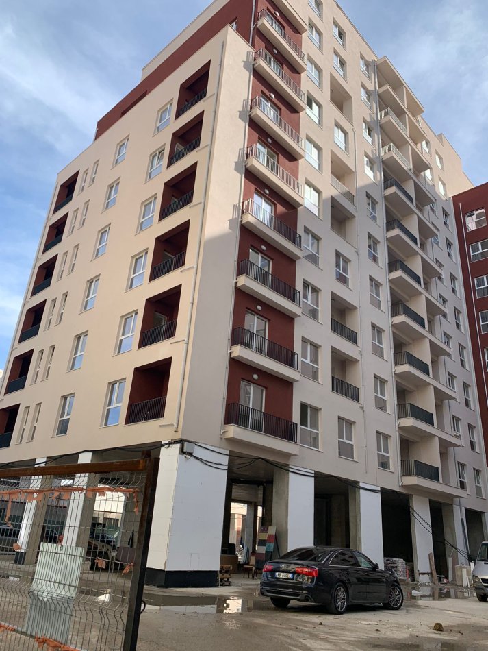 Tirane, shitet apartament 1+1 Kati 3, 71 m² 105.000 € (laprake)