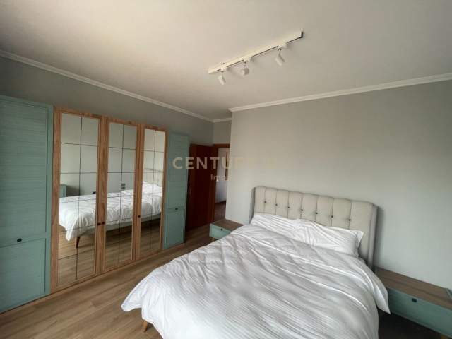 JAPIM ME QIRA APARTAMENT 3+1, RRUGA E KAVAJES). 1,000 € /Muaj