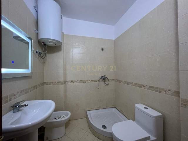 Tirane, shes apartament 1+1+BLK Kati 4, 55 m² 70.000 Euro (.)