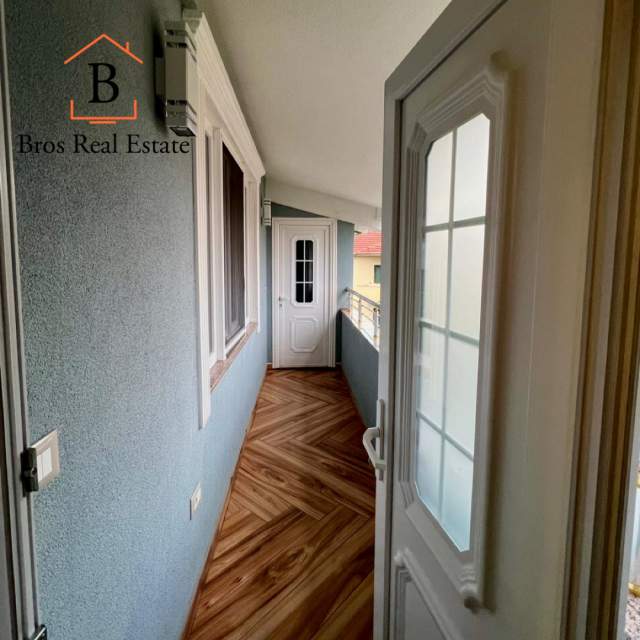 Tirane, jepet me qera Vile Kati 4, 600 Euro (Pallati Brigadave,Fshati Sos)