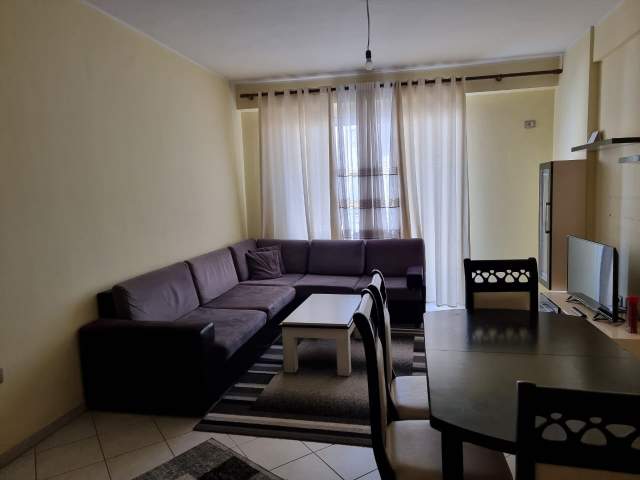 Tirane, jepet me qera apartament 3+1+BLK Kati 6, 128 m² 38.000 Leke (Rruga Astrit Losha)