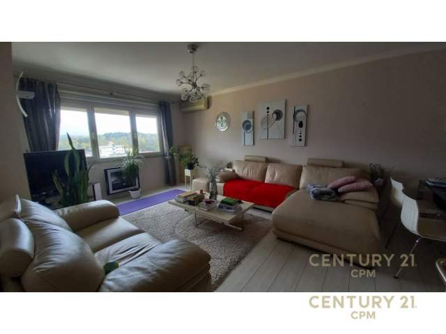 Tirane, jepet me qera apartament 1+1+BLK Kati 10, 92 m² 550 Euro (Prane Petro Ninit)