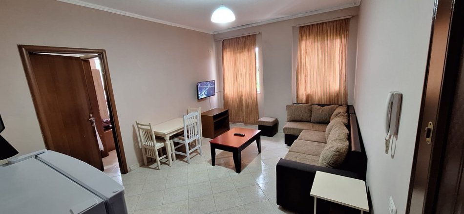 Tirane, jepet me qera apartament 1+1 Kati 4, 46 m² 270 € (Fresk)