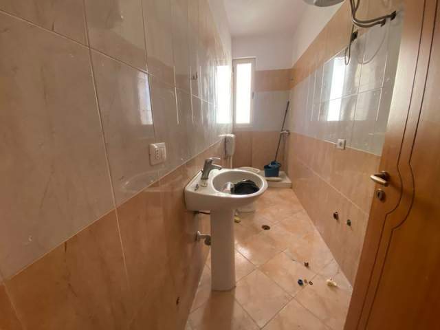 Vlore, shitet apartament 1+1+BLK Kati 5, 85 m² 60.000 Euro (Albano-Romina)