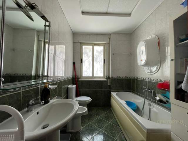 Tirane, shitet apartament 1+1+BLK Kati 5, 74 m² 111.000 Euro (Don Bosko)